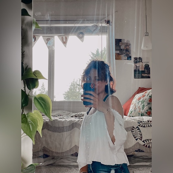 White Flowy Longsleeve Top - Picture 6 of 9